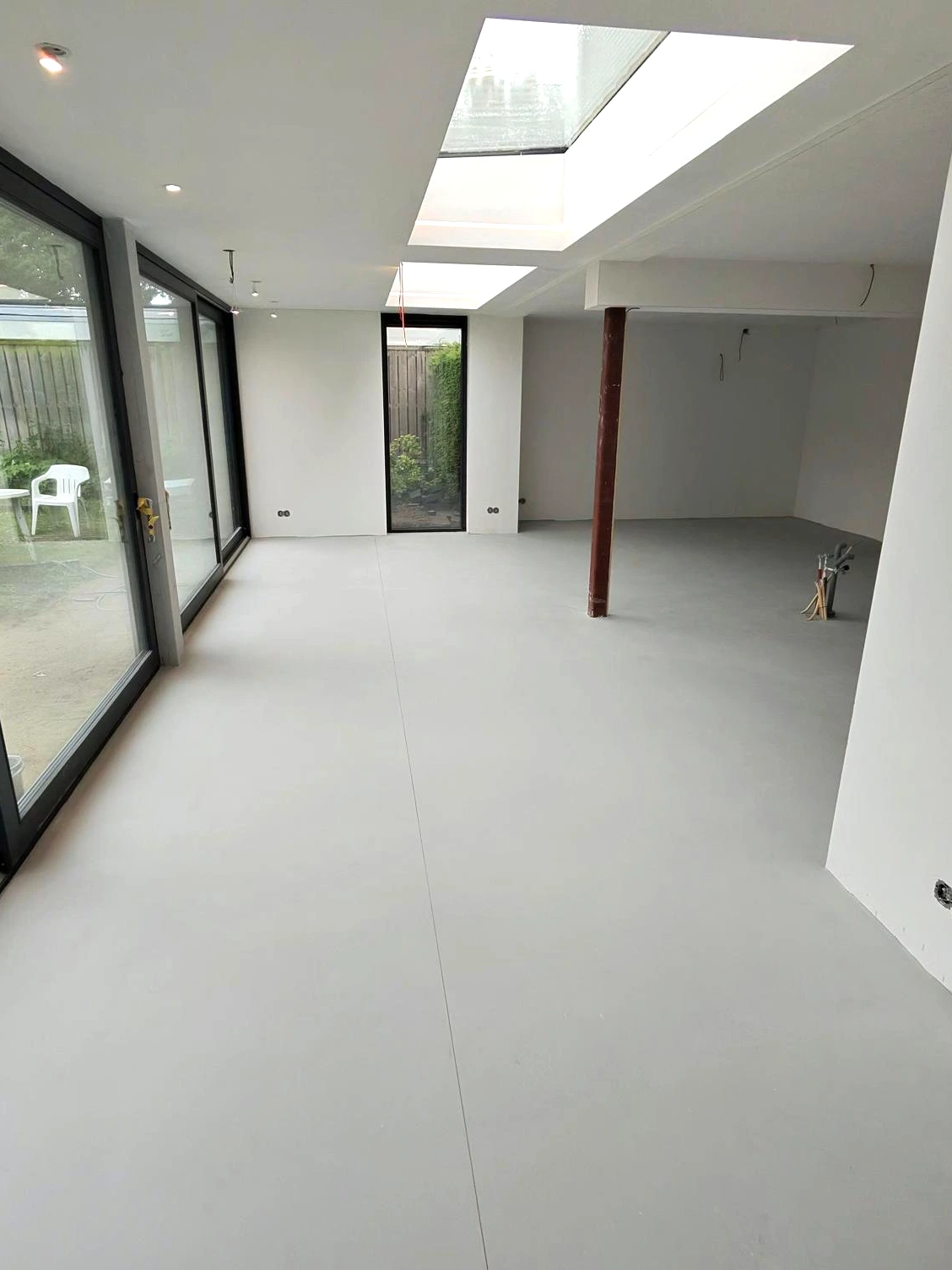 Voor: egaliseren in de tuinkamer
