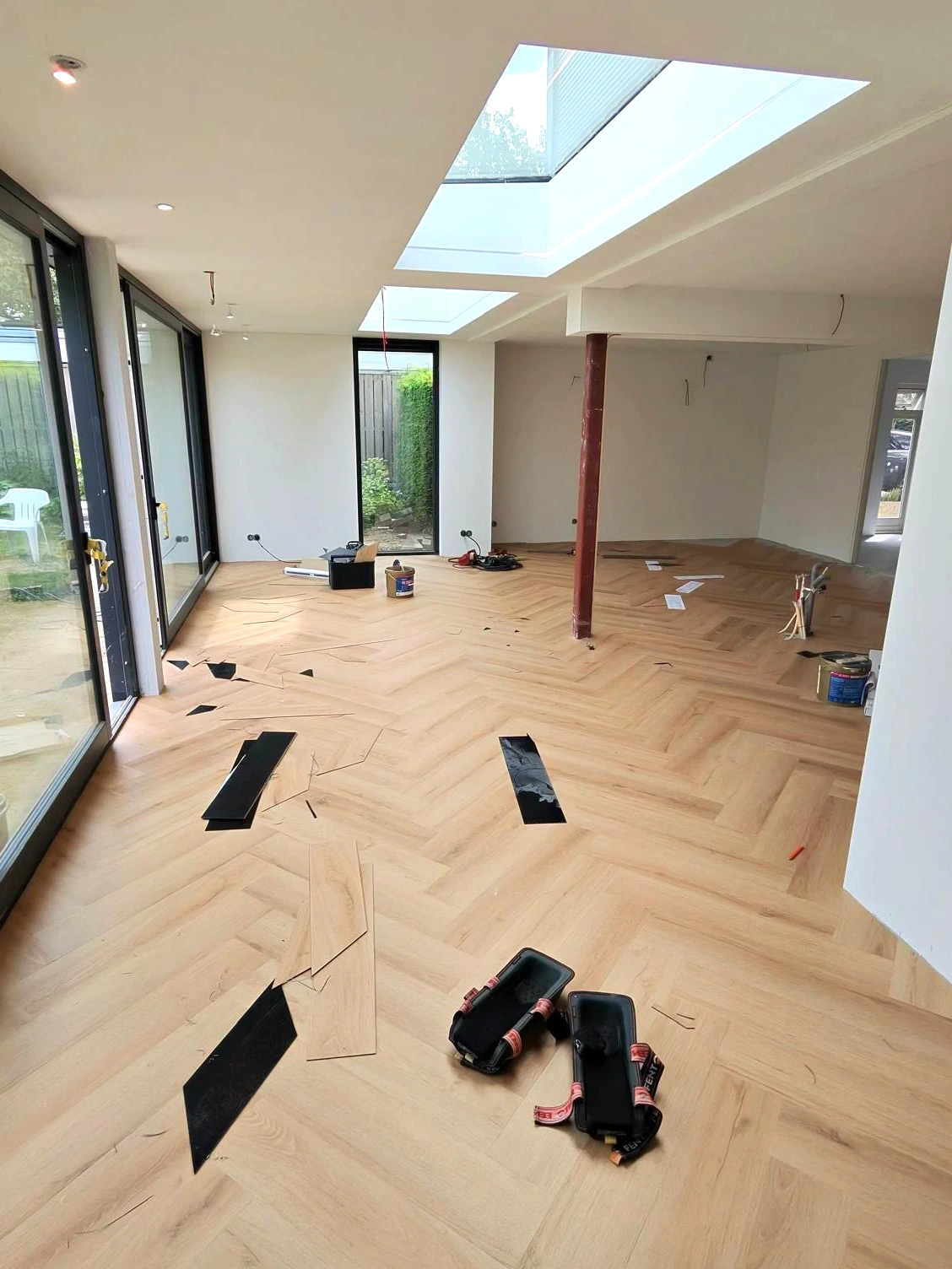 PVC visgraat leggen in de tuinkamer